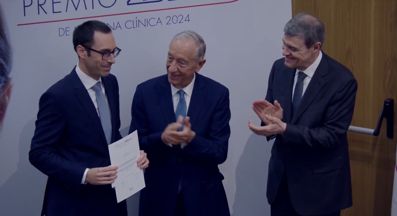 Uma fotografia com Tiago Gil Oliveira, Luís Portela e Marcelo Rebelo de Sousa