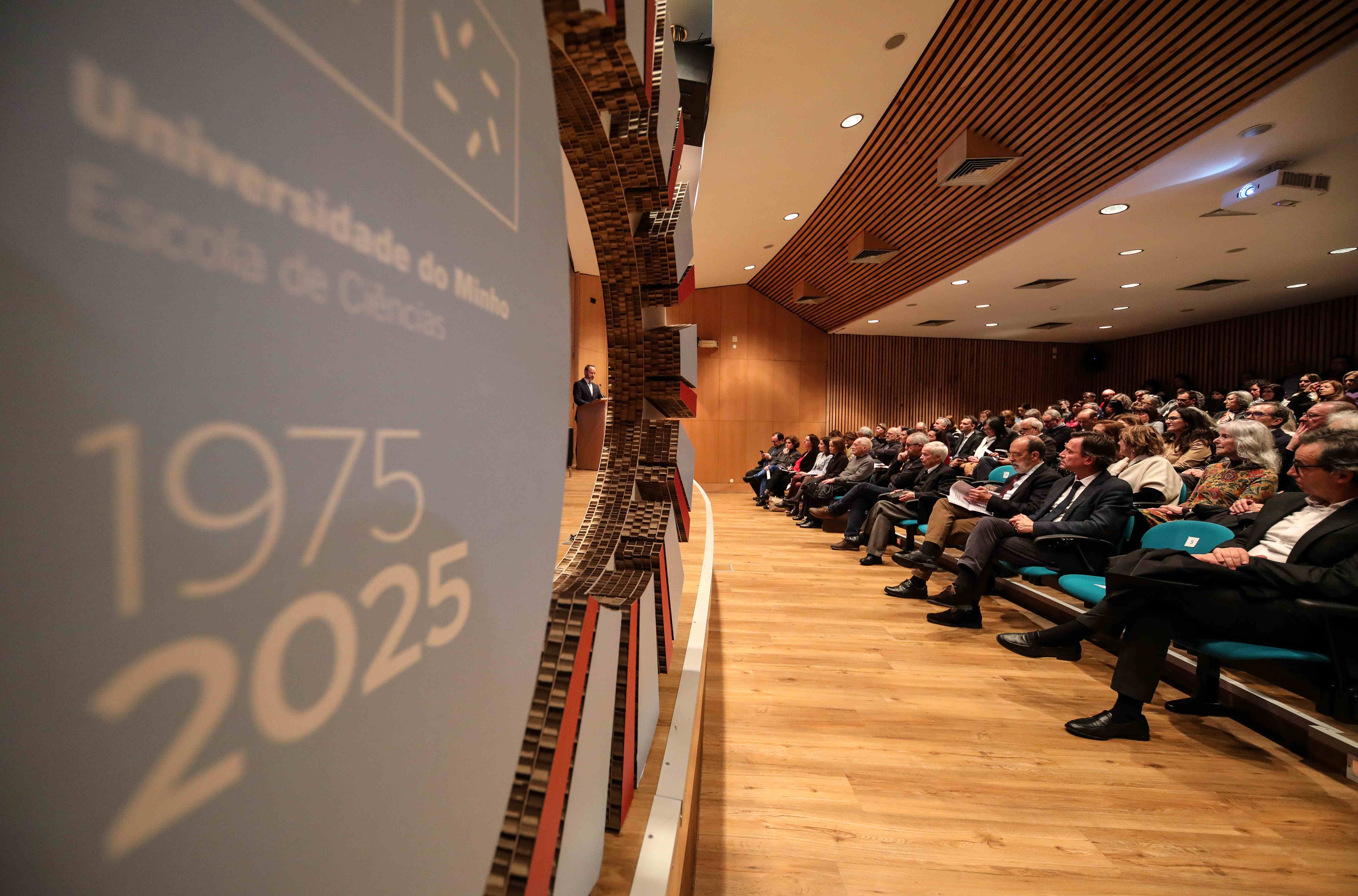 A imagem pode conter: Escola, futuro, Ciências, Ciências da UMinho celebra 50 anos com foco