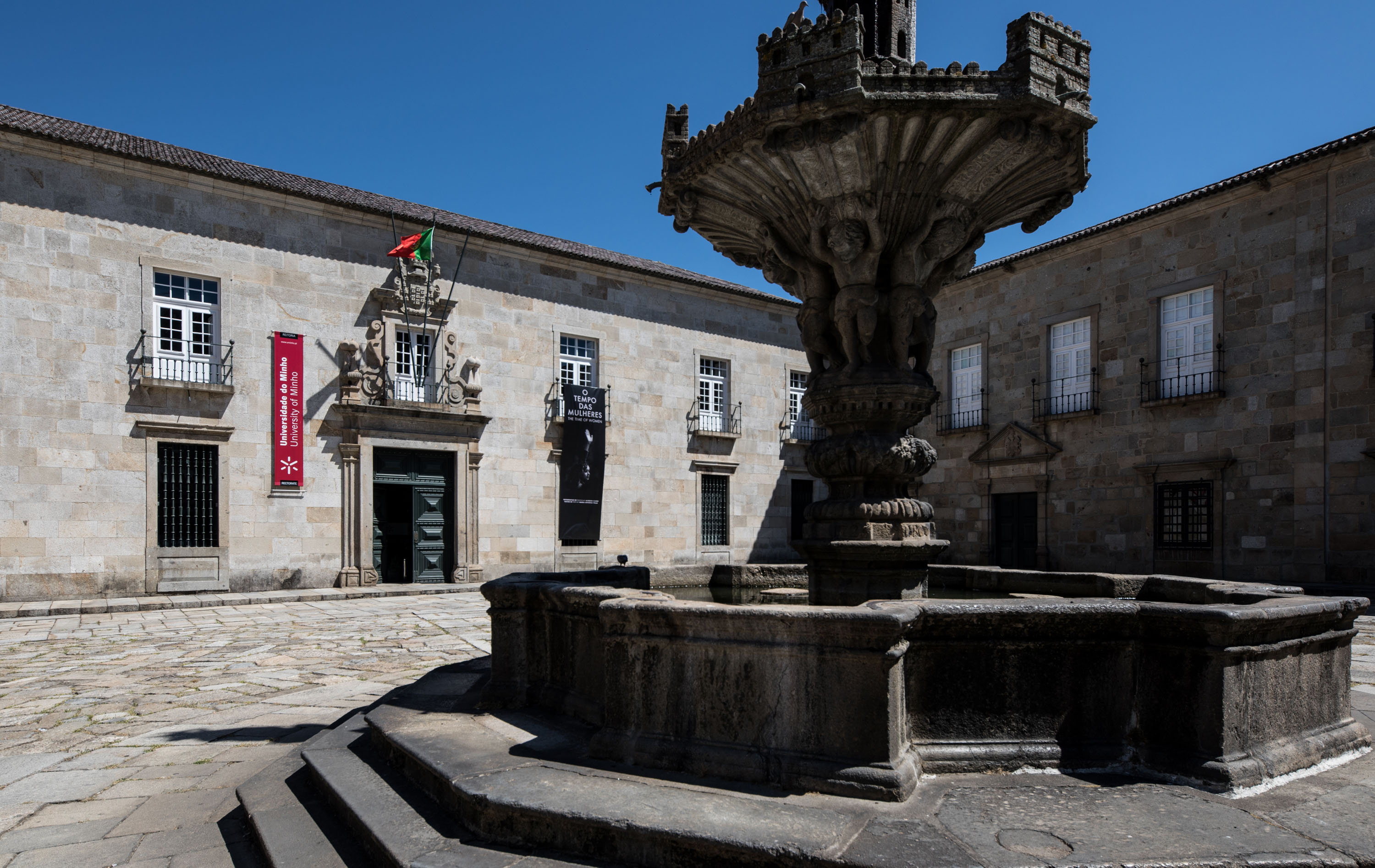 A imagem pode conter: Não, Grupo, Cátedra, Académica