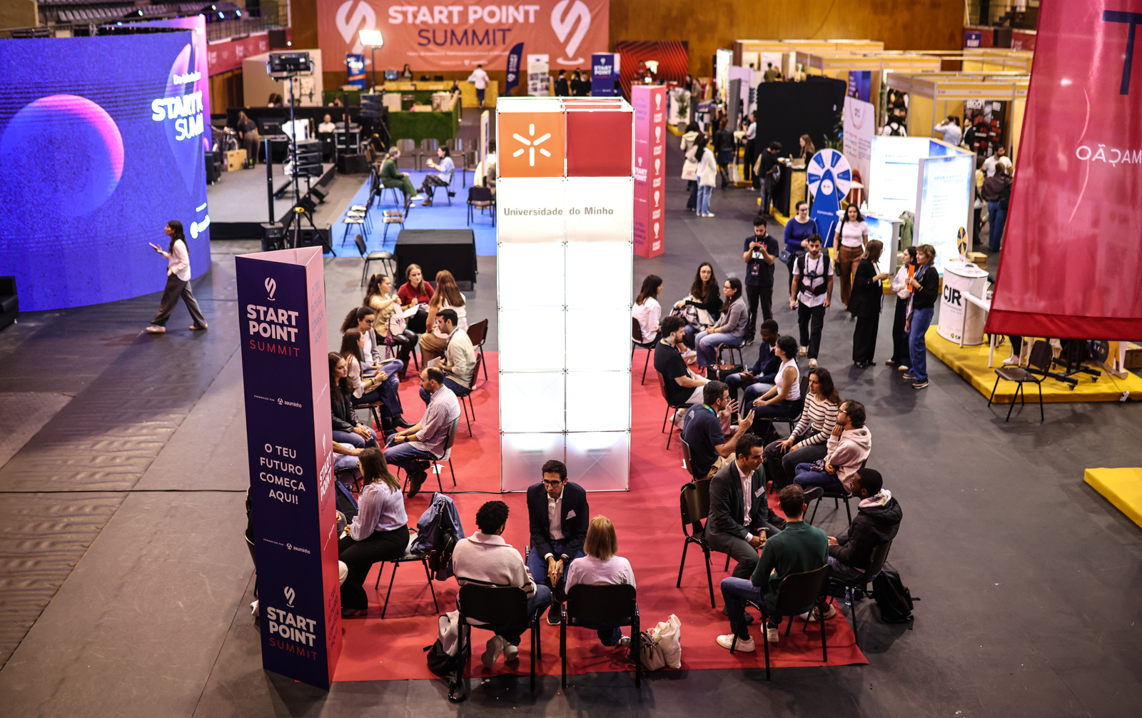 A imagem pode conter: Point, Summit, mercado, trabalho, Point Summit aproximou estudantes da UMinho