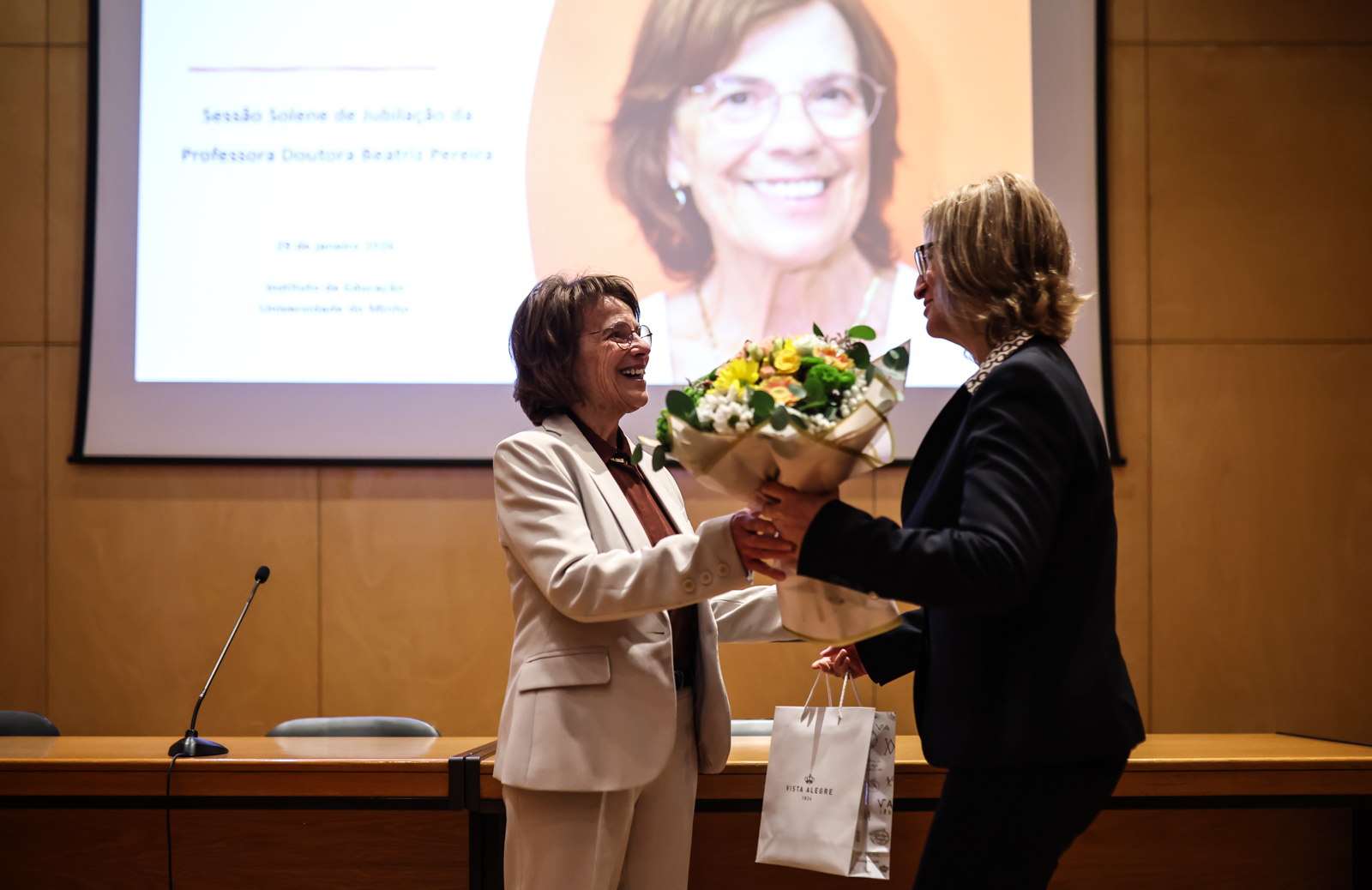 A imagem pode conter: Beatriz, Pereira, Educação, Instituto