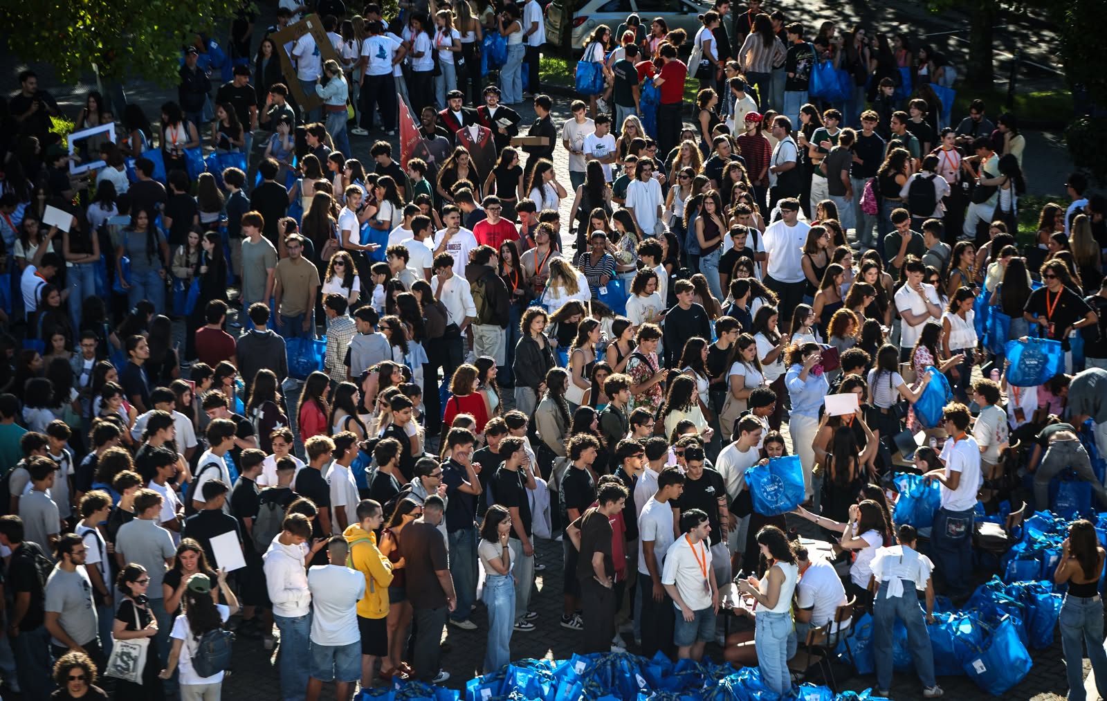 A imagem pode conter: Minho, boas-vindas, Universidade, 2800 novos estudantes