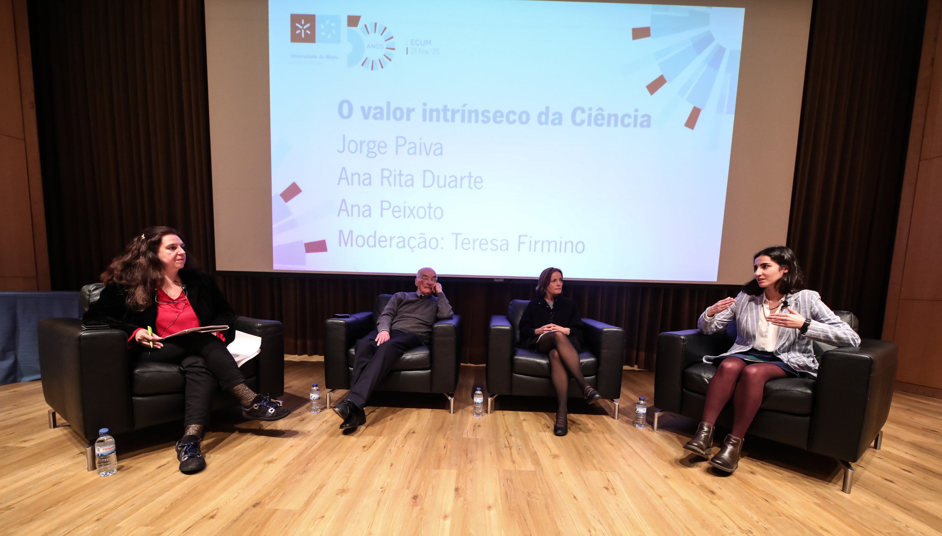 Imagem número 1 da galeria Aniversário Escola de Ciências