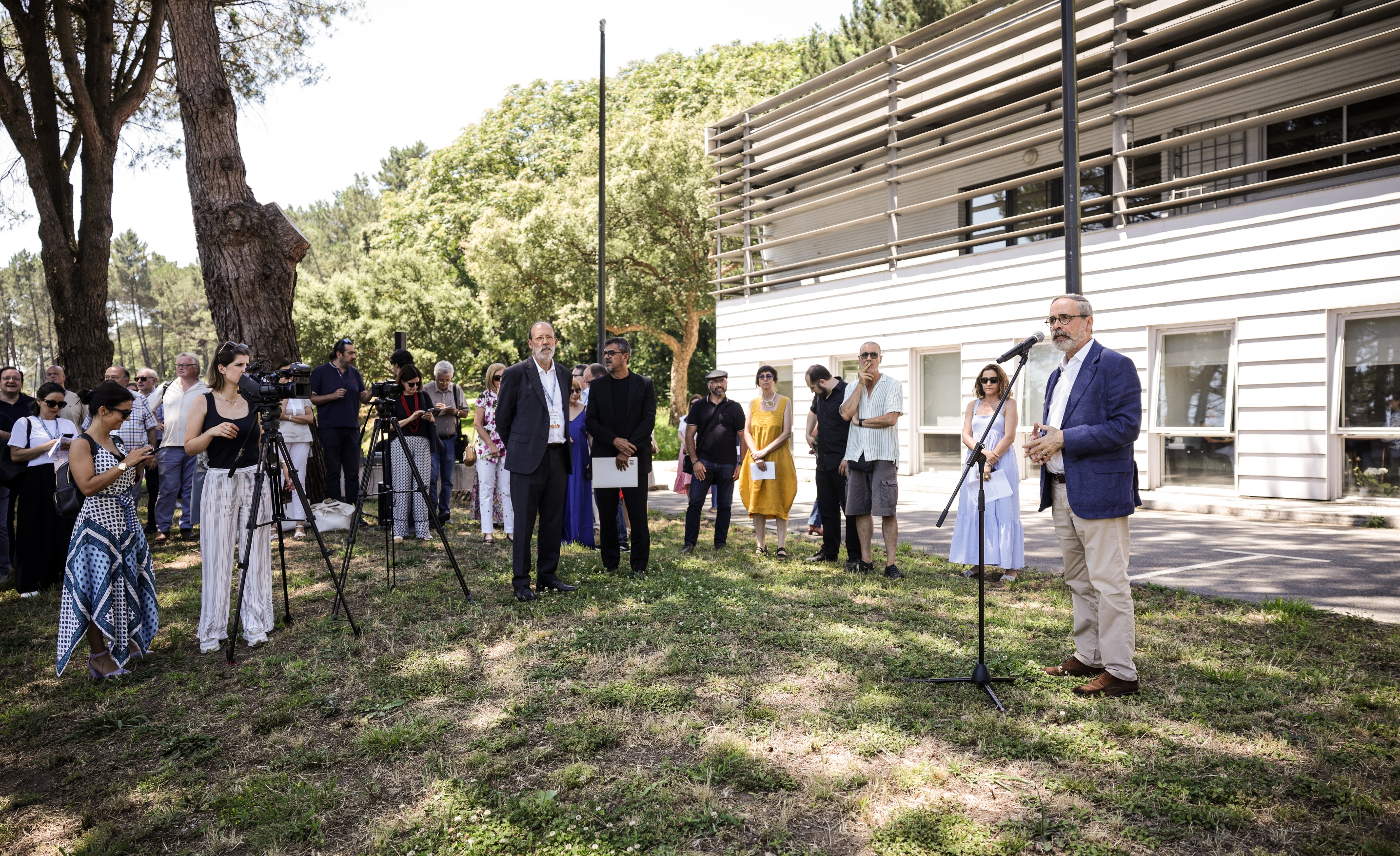 Imagem número 3 da galeria Inauguração da Calçada do Conhecimento