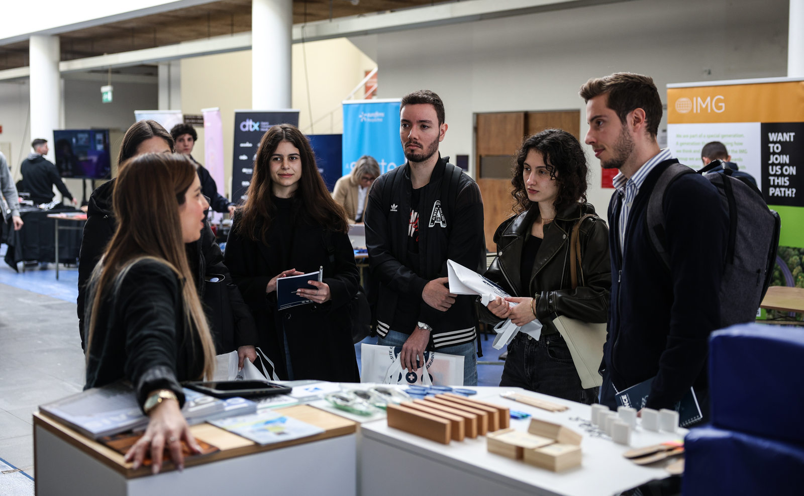 Imagem número 9 da galeria Feira de Emprego EEUM