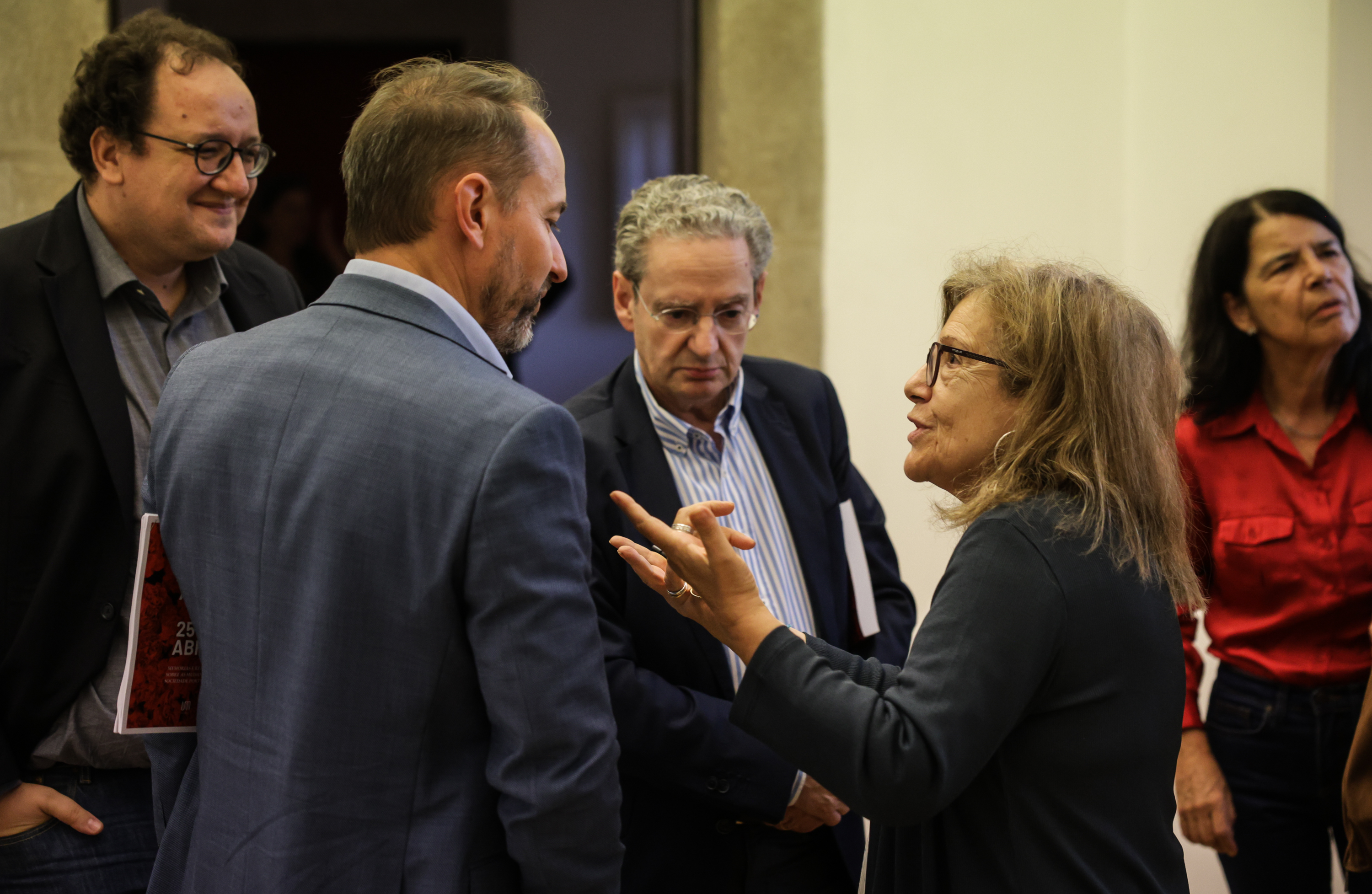 Imagem número 7 da galeria Lançamento Livro 25 Abril