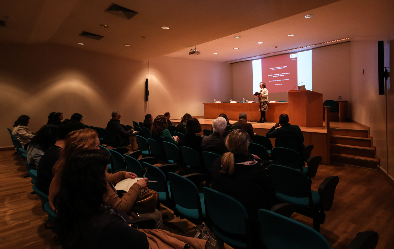 Imagem número 4 da galeria Apresentação Relatório sobre Investigadores