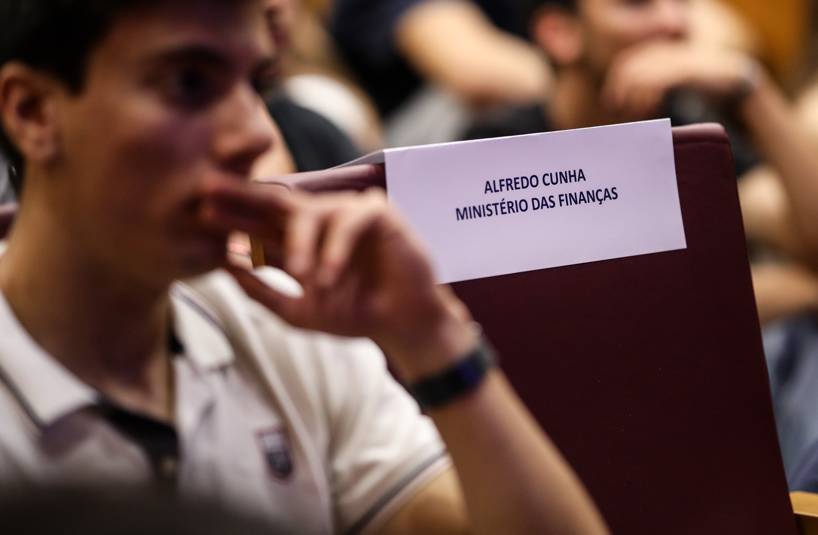 Imagem número 2 da galeria Aula do Ministro da Finanças