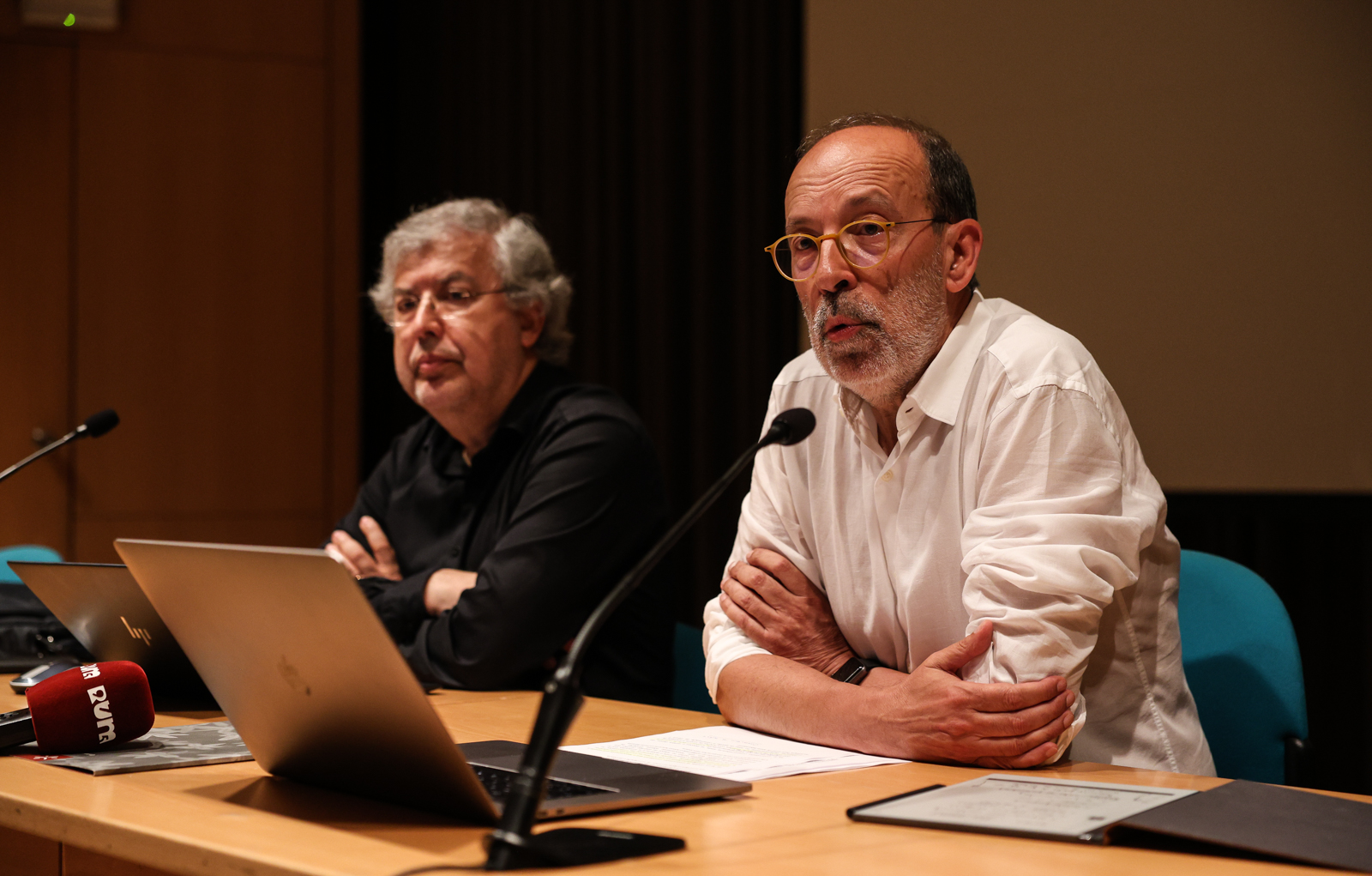 Imagem número 3 da galeria Reitor conversa com Investigadores
