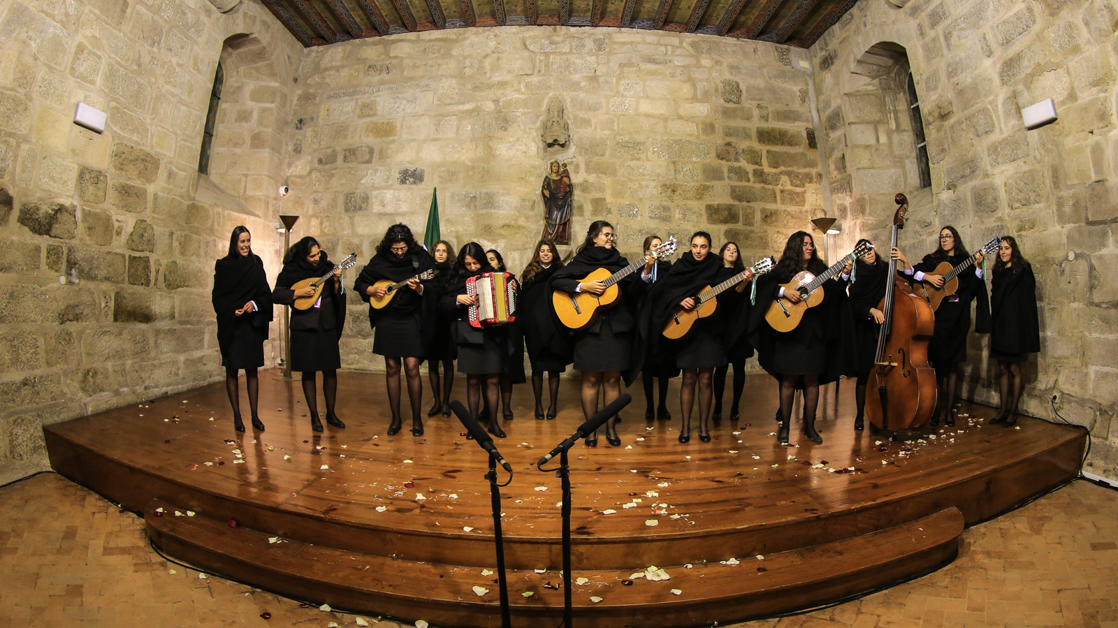 Imagem número 5 da galeria Tunão Serenatas