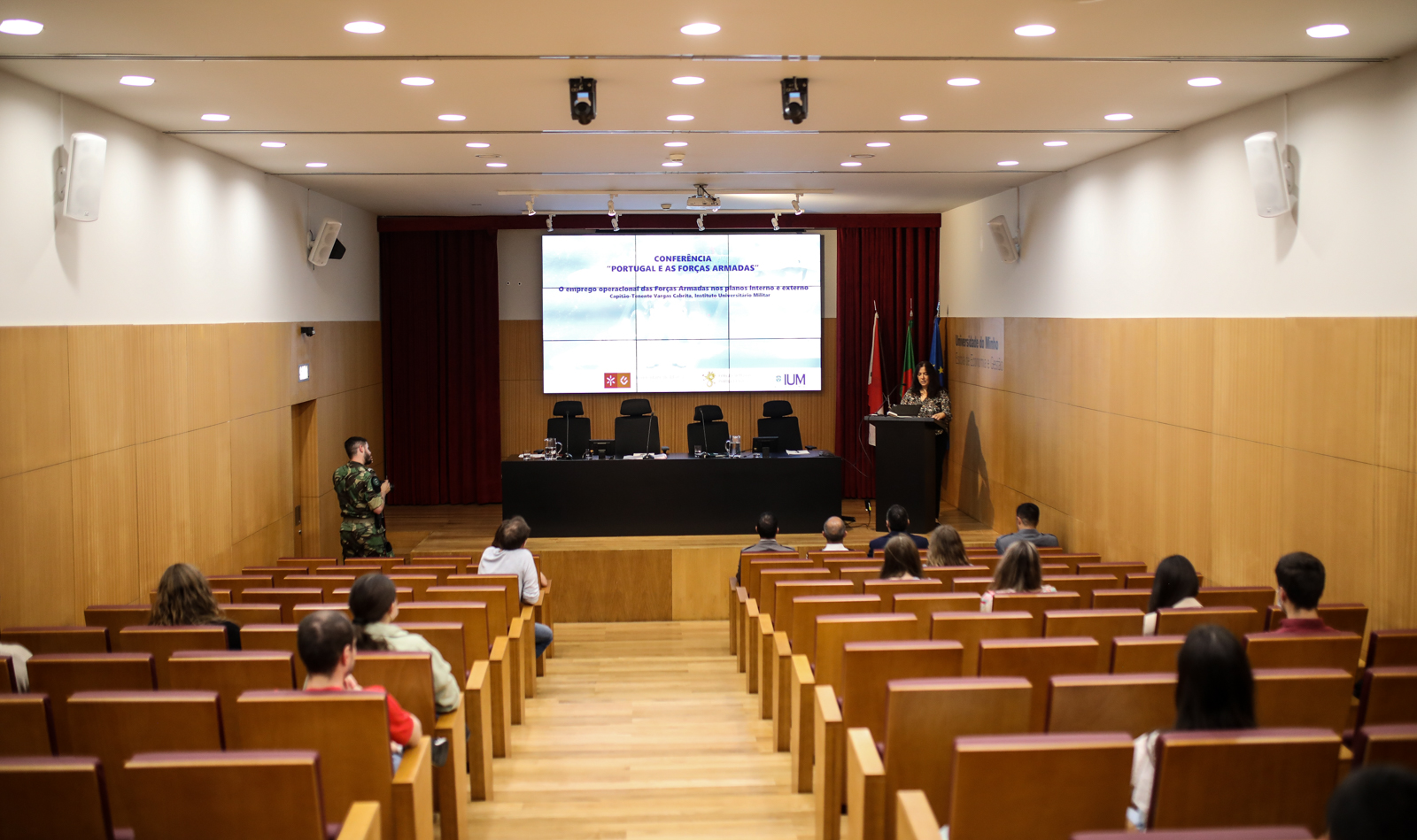 Imagem número 2 da galeria Conferência Portugal e as Forças Armadas