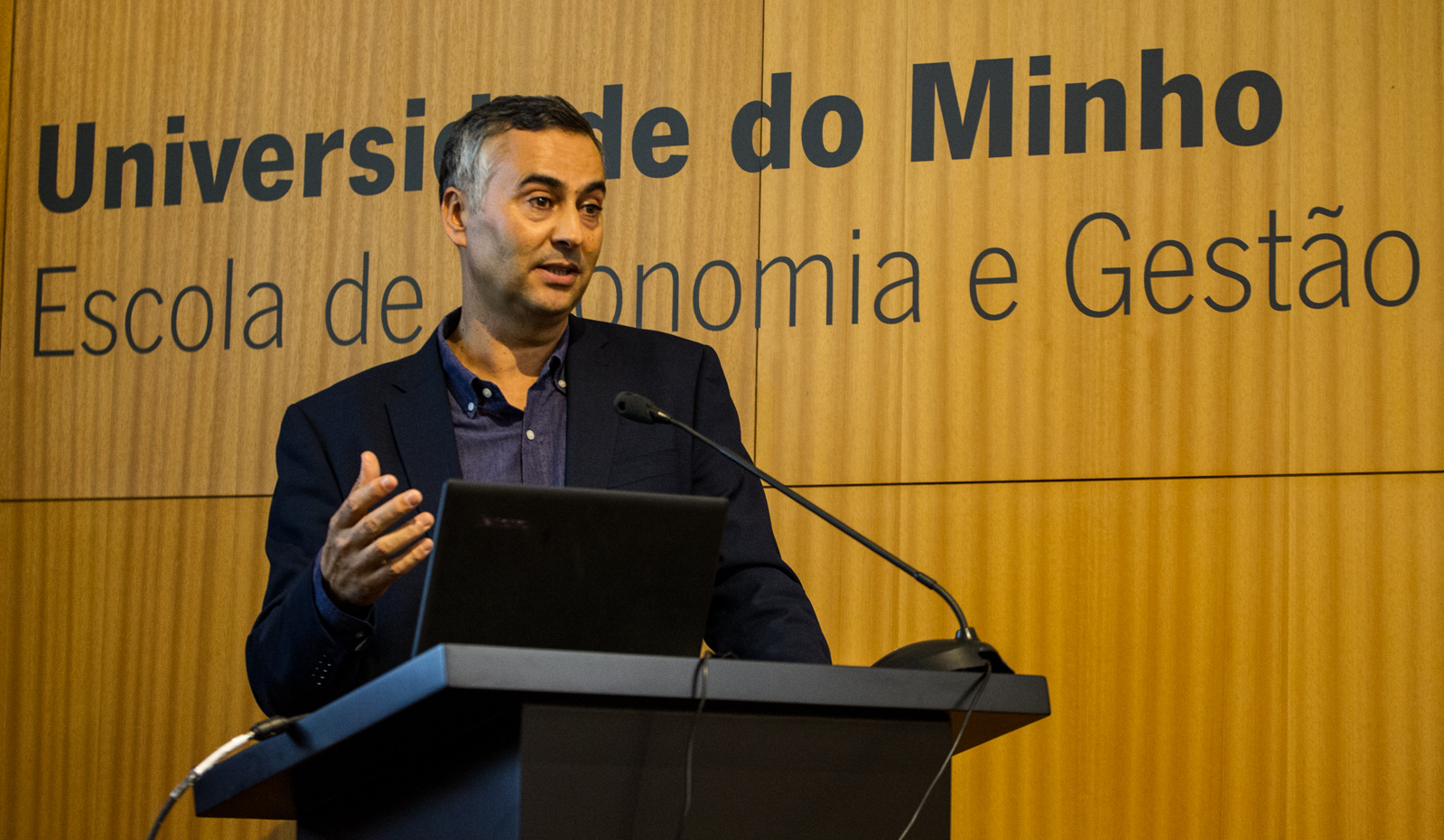 Imagem número 10 da galeria Apresentação do livro Manual de Economia Politica
