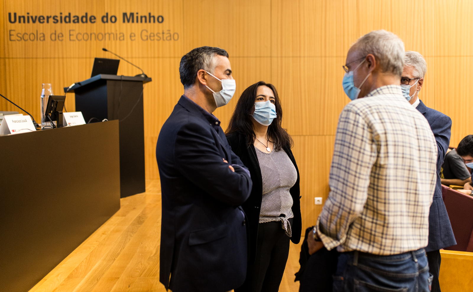 Imagem número 3 da galeria Apresentação do livro Manual de Economia Politica