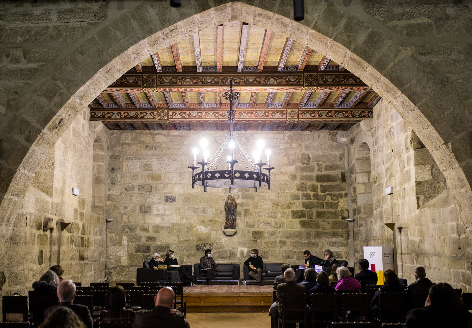 Imagem número 4 da galeria Mesa Redonda - O Direito Sobre Si Mesmo