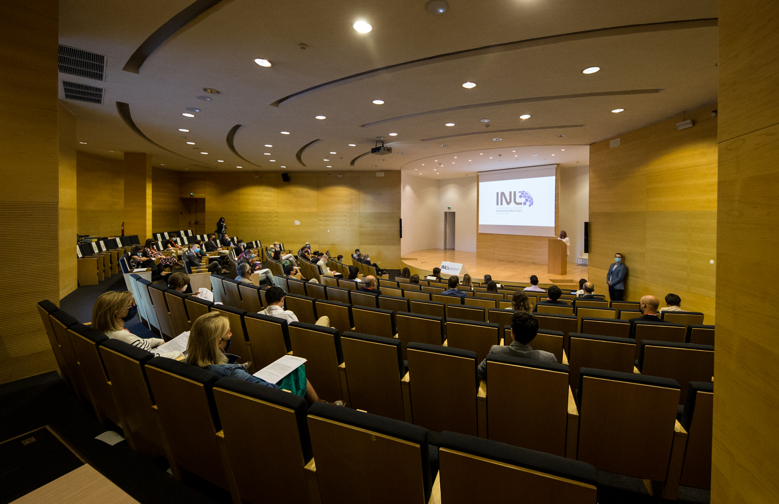 Imagem número 2 da galeria Visita de Conselheiros Económicos da EU