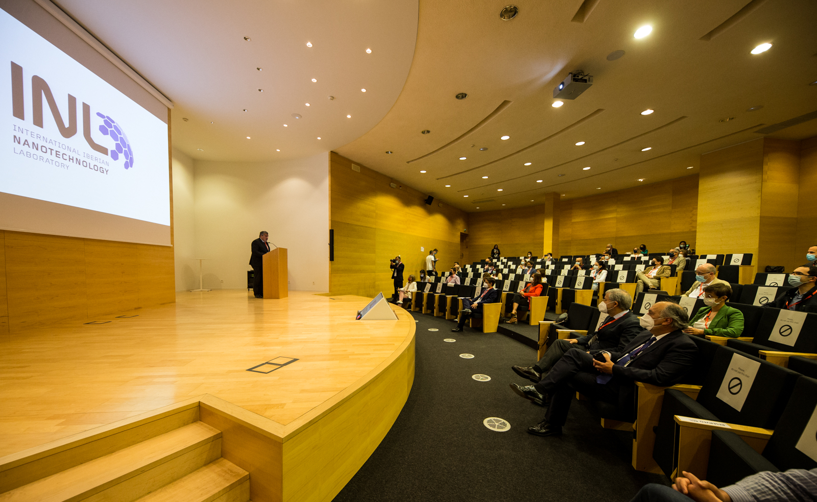 Imagem número 7 da galeria Visita de Conselheiros Económicos da EU