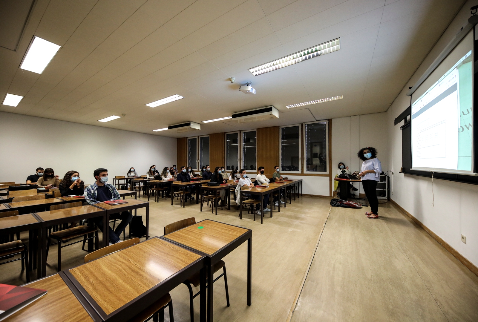 Imagem número 10 da galeria Apresentação Mestrados e Licenciaturas EEG