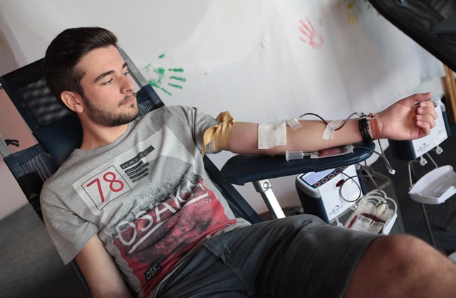 Imagem número 2 da galeria Dádiva de Sangue