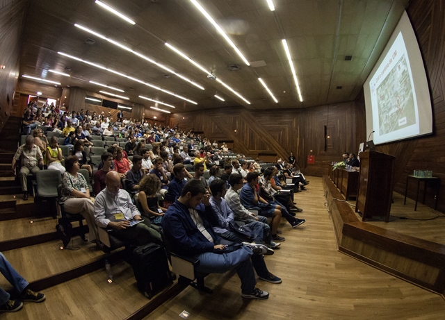Imagem número 2 da galeria Prémio Nobel da Física visita UMnho