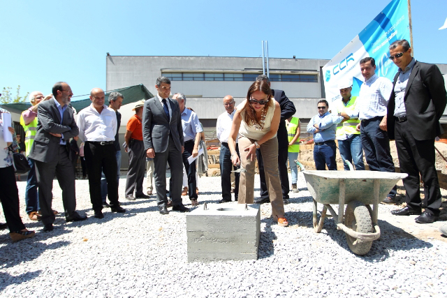 Imagem número 1 da galeria Lançamento da primeira pedra da biblioteca em Azurém