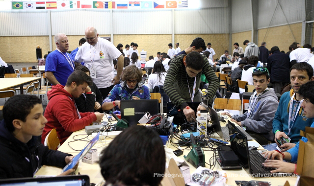 Imagem número 1 da galeria Roboparty