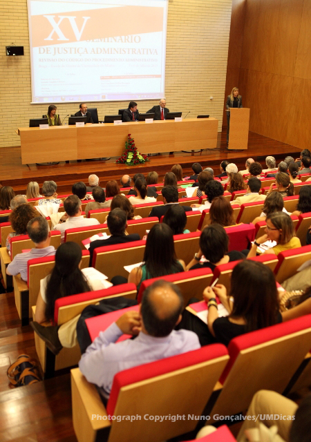 Imagem número 10 da galeria Ministra da Justiça visita UMinho