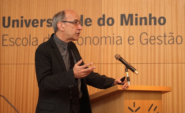 Imagem número 4 da galeria Cátedra Lloyd Braga
