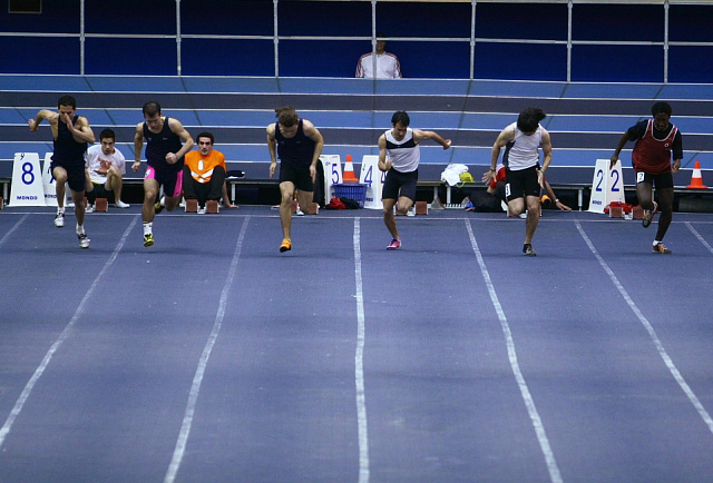 Imagem número 1 da galeria CNU Atletismo Pista Coberta