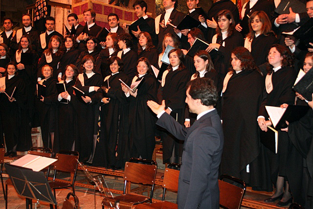 Imagem número 5 da galeria Concerto de Natal Coro Académico