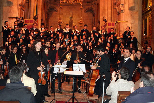 Imagem número 8 da galeria Concerto de Natal Coro Académico