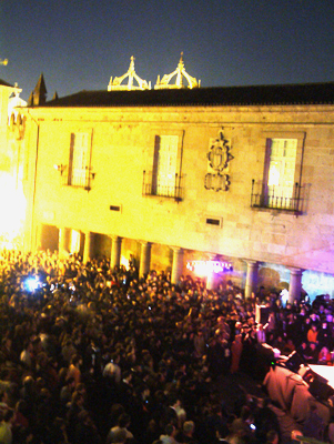 Imagem número 1 da galeria Enterro da Gata