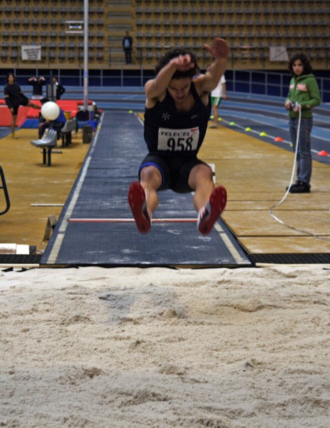 Imagem número 1 da galeria CNU Atletismo Pista Coberta