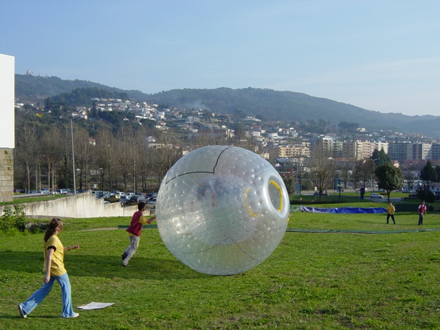 Imagem número 3 da galeria Dia UM Zorb