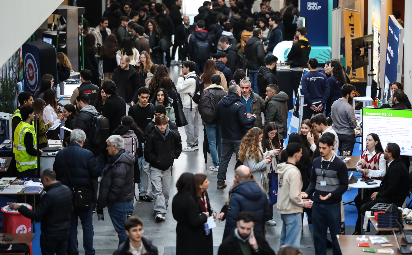 Imagem número 1 da galeria Feira de Emprego EEUM
