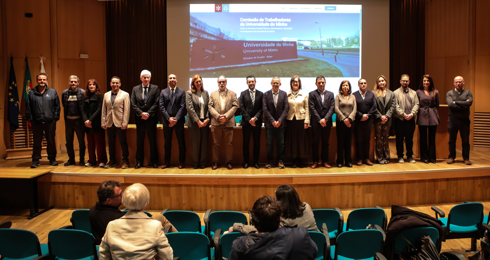 Imagem número 1 da galeria Tomada de Posse Comissão Trabalhadores