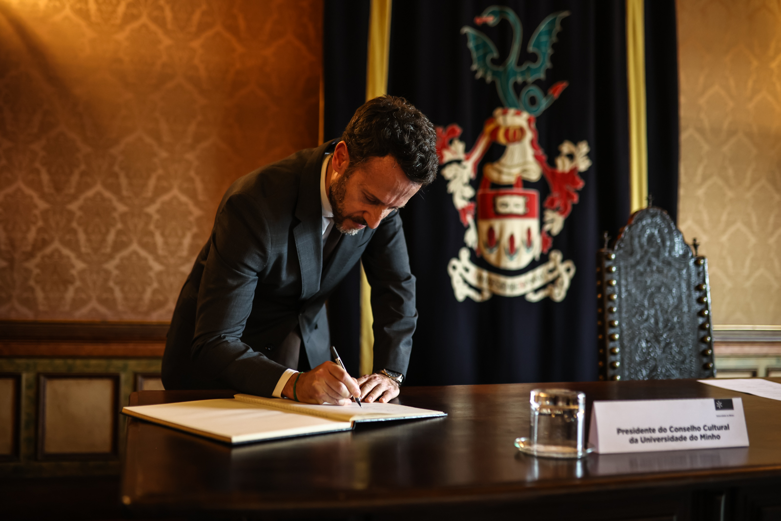 Imagem número 9 da galeria Tomada de posse membros Conselho Cultural