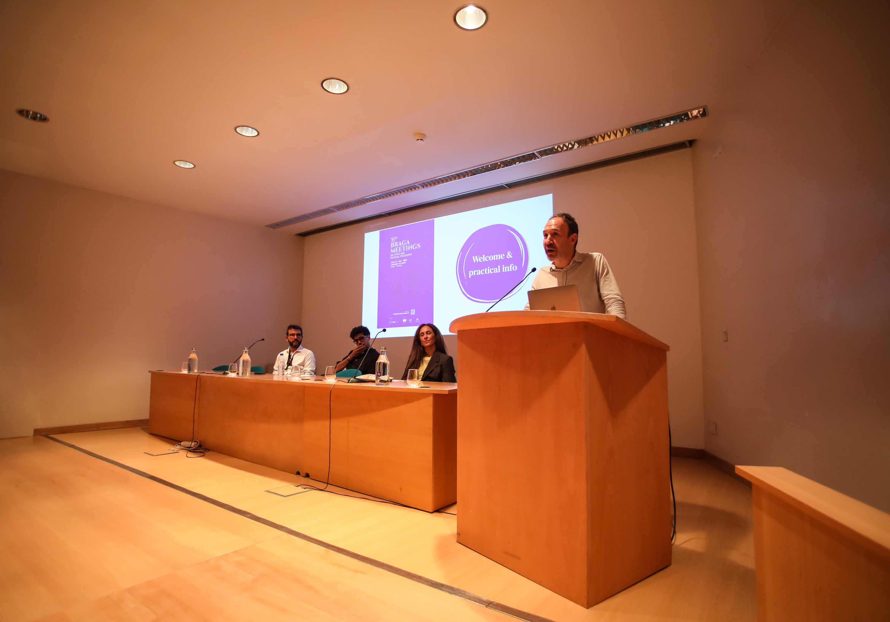 Imagem número 1 da galeria Encontro Ética e Filosofia Politica