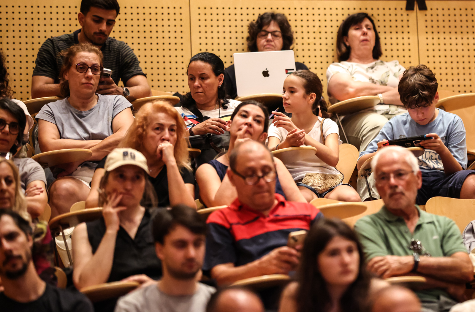 Imagem número 1 da galeria Conferência Estatuto da Carreira Docente